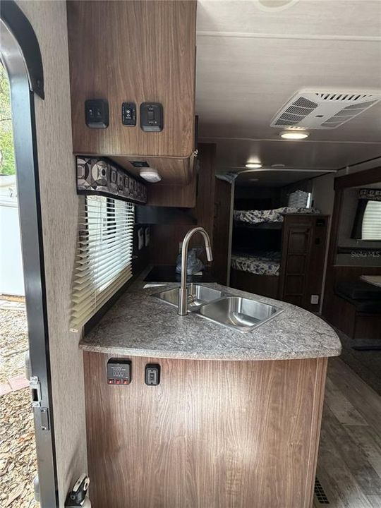 For Sale: $80,000 (1 beds, 1 baths, 310 Square Feet)