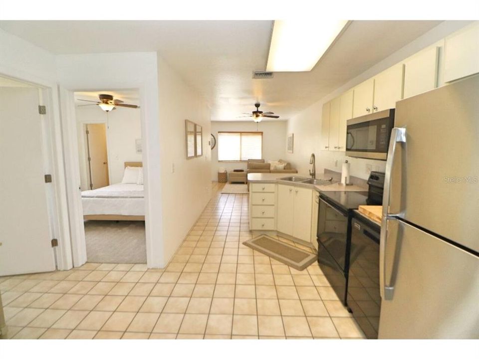 For Rent: $3,500 (2 beds, 2 baths, 1000 Square Feet)