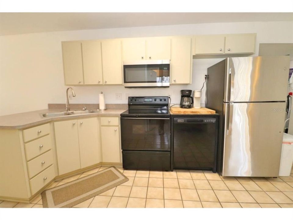 For Rent: $3,500 (2 beds, 2 baths, 1000 Square Feet)