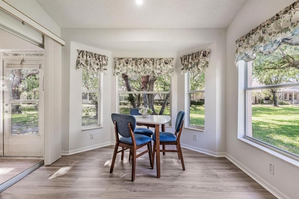 Active With Contract: $350,000 (2 beds, 2 baths, 1672 Square Feet)