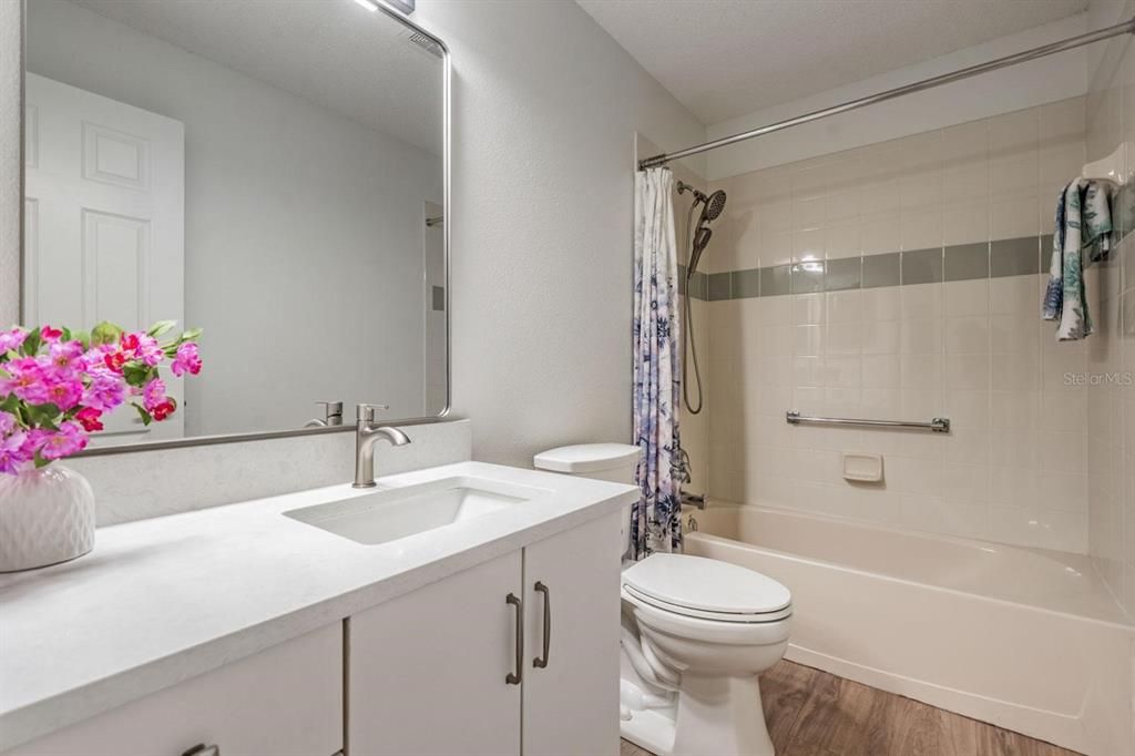 Active With Contract: $350,000 (2 beds, 2 baths, 1672 Square Feet)