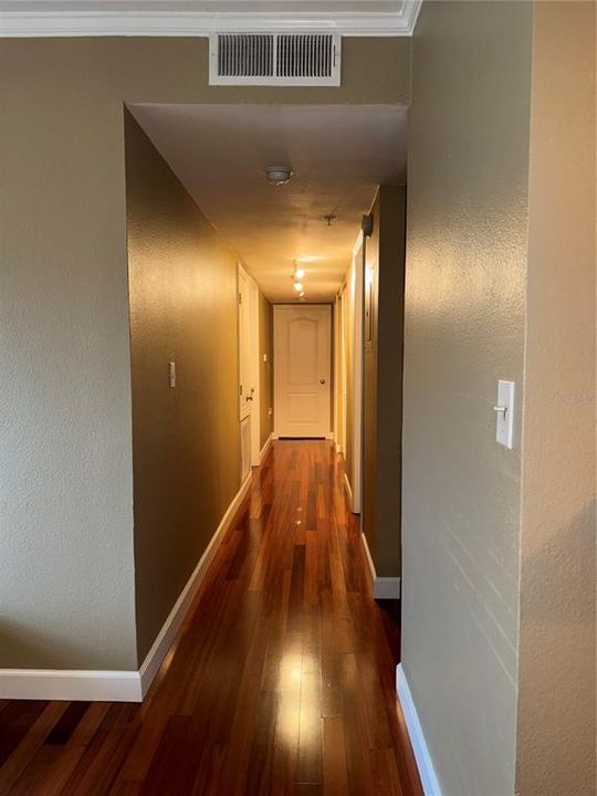 Activo con contrato: $1,650 (3 camas, 2 baños, 993 Pies cuadrados)