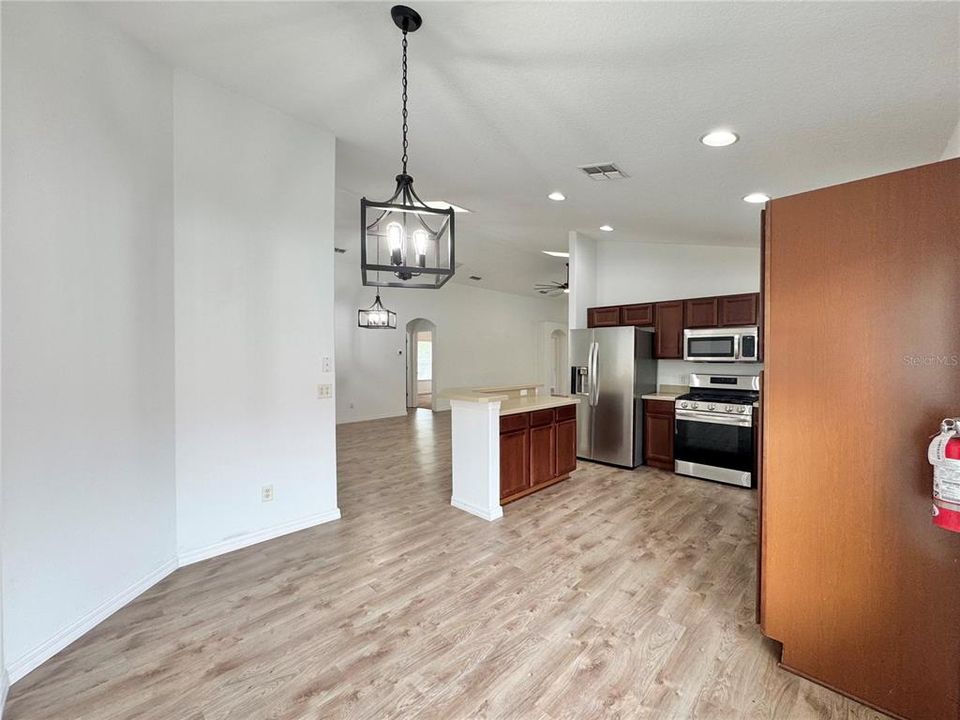 В аренду: $2,900 (5 спален, 4 ванн, 2195 Квадратных фут)