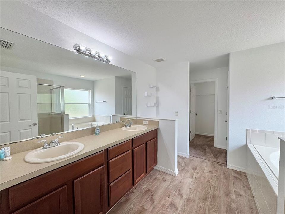 В аренду: $2,900 (5 спален, 4 ванн, 2195 Квадратных фут)