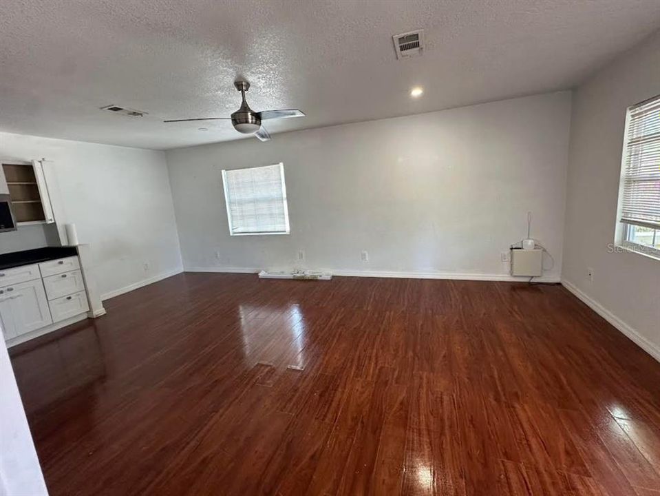 En Renta: $1,200 (1 camas, 1 baños, 650 Pies cuadrados)