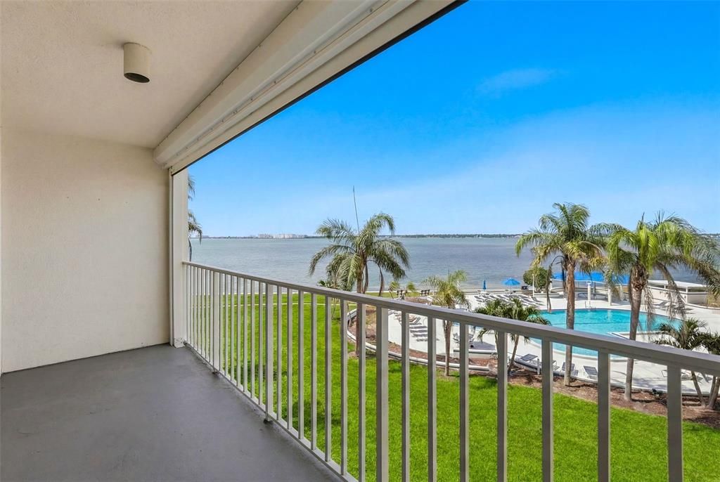 For Rent: $3,500 (2 beds, 2 baths, 1255 Square Feet)