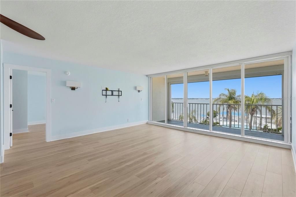 For Rent: $3,500 (2 beds, 2 baths, 1255 Square Feet)