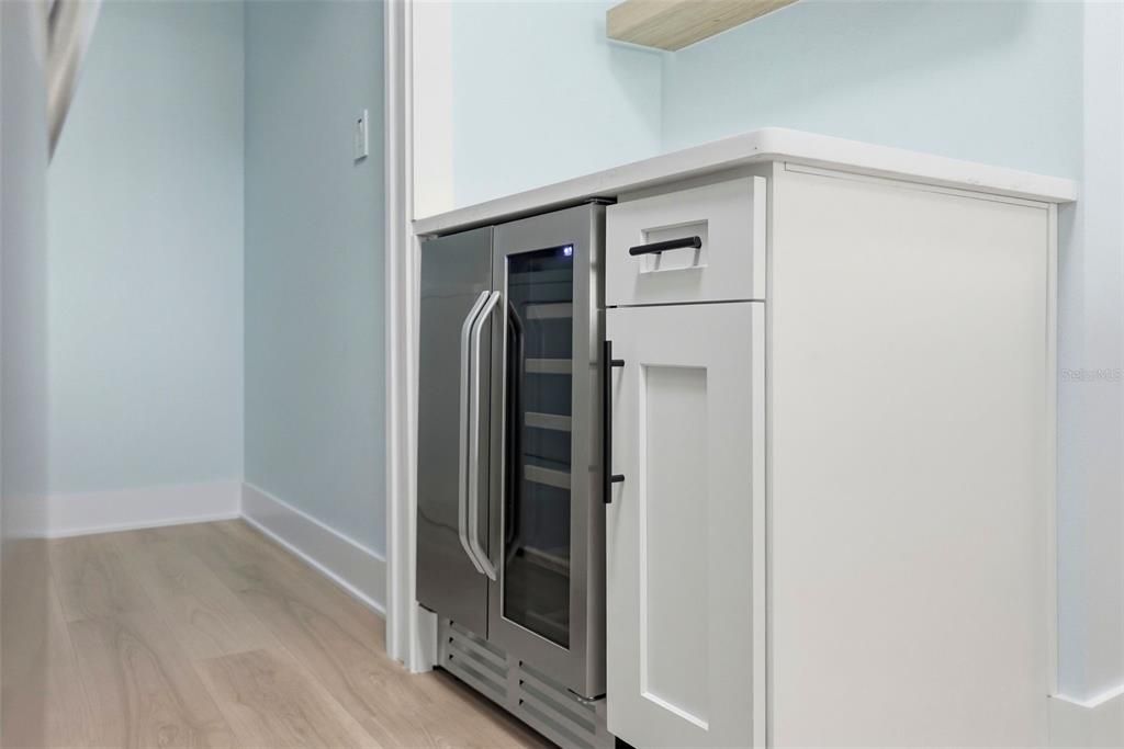 For Rent: $3,500 (2 beds, 2 baths, 1255 Square Feet)