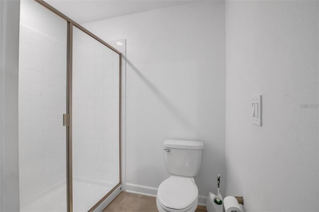 В аренду: $6,500 (8 спален, 5 ванн, 4370 Квадратных фут)