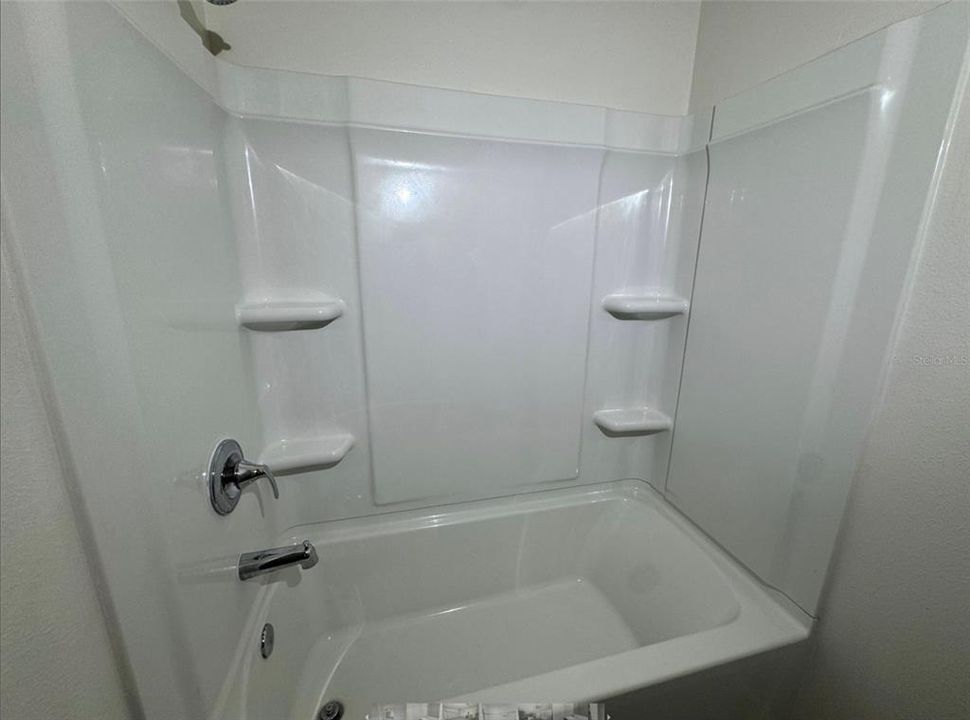 На продажу: $340,000 (4 спален, 2 ванн, 1983 Квадратных фут)