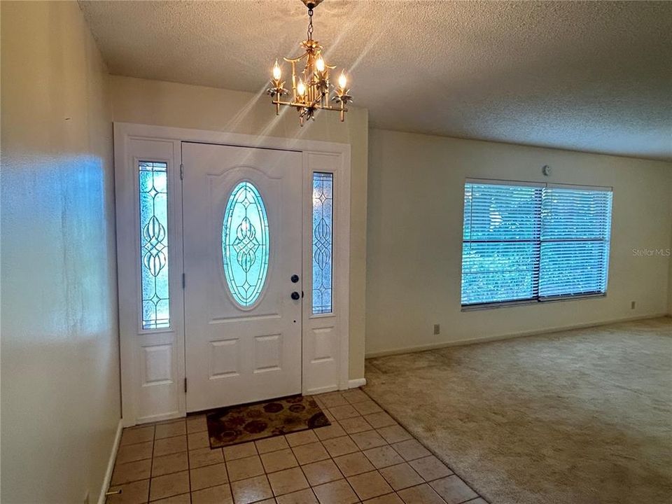 For Sale: $350,000 (3 beds, 2 baths, 1964 Square Feet)
