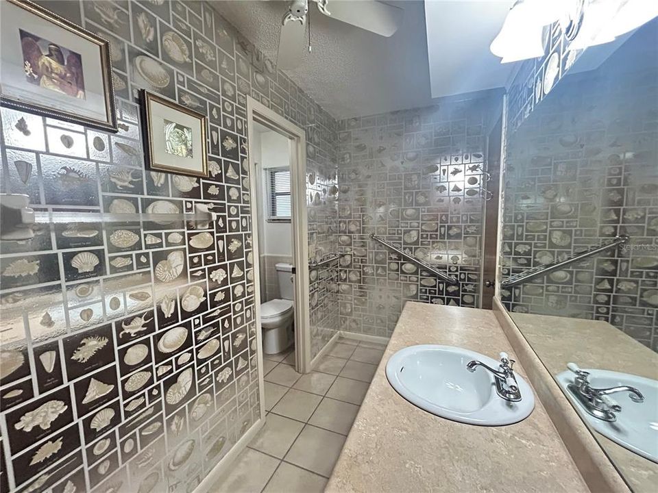 For Sale: $350,000 (3 beds, 2 baths, 1964 Square Feet)