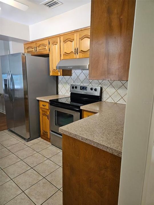 For Sale: $350,000 (3 beds, 2 baths, 1964 Square Feet)