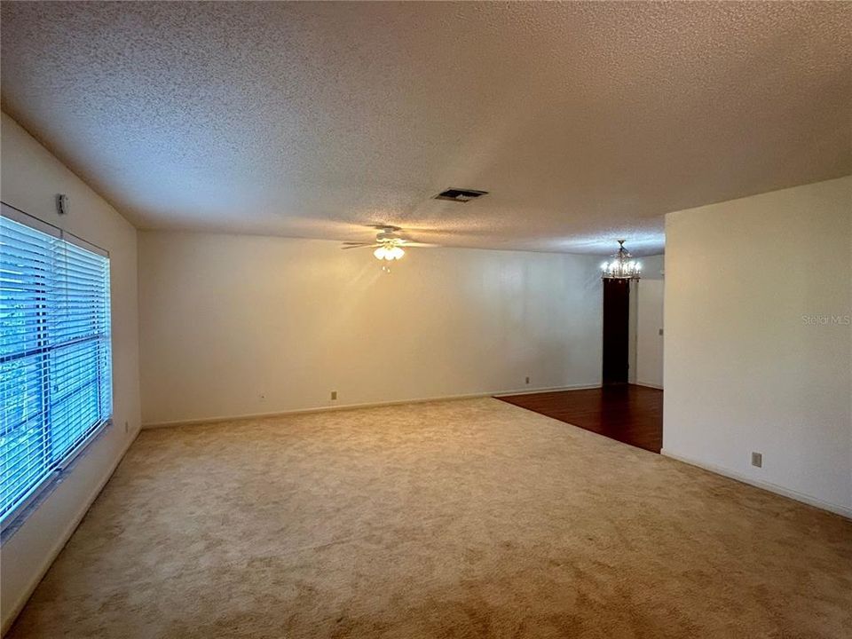 For Sale: $350,000 (3 beds, 2 baths, 1964 Square Feet)