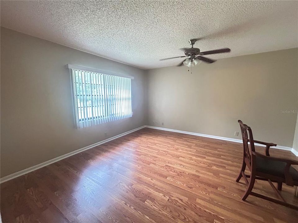 For Sale: $350,000 (3 beds, 2 baths, 1964 Square Feet)