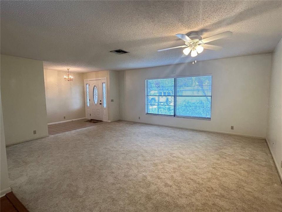 For Sale: $350,000 (3 beds, 2 baths, 1964 Square Feet)