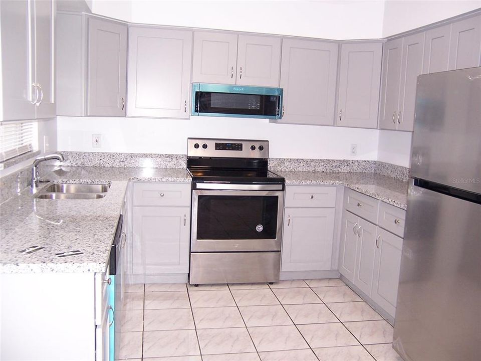 В аренду: $1,795 (3 спален, 1 ванн, 970 Квадратных фут)
