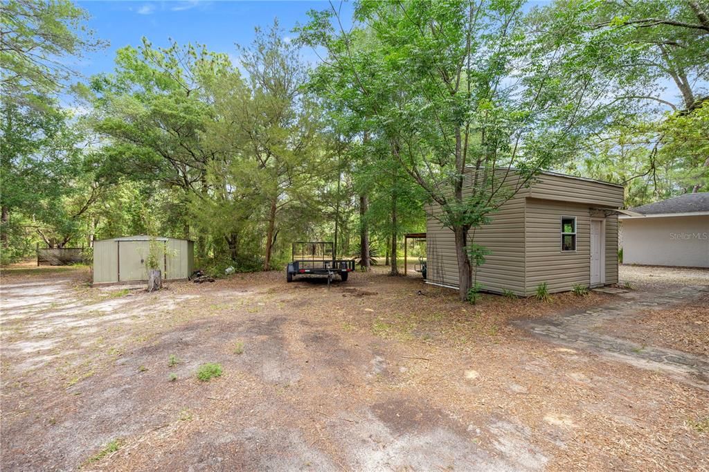 Active With Contract: $269,900 (2 beds, 2 baths, 1275 Square Feet)
