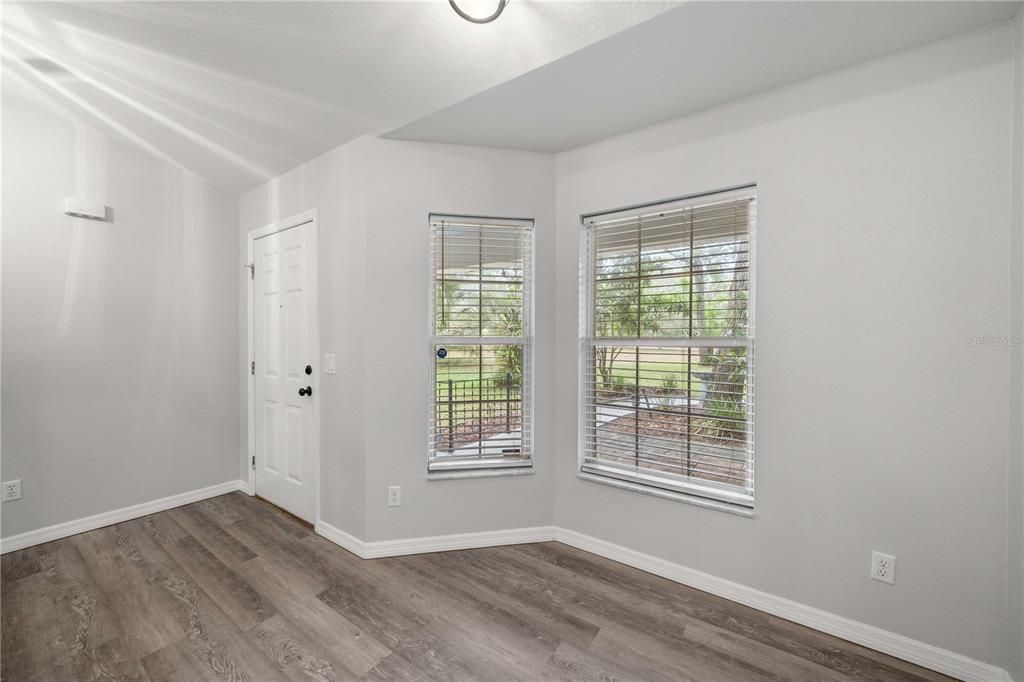 Active With Contract: $269,900 (2 beds, 2 baths, 1275 Square Feet)