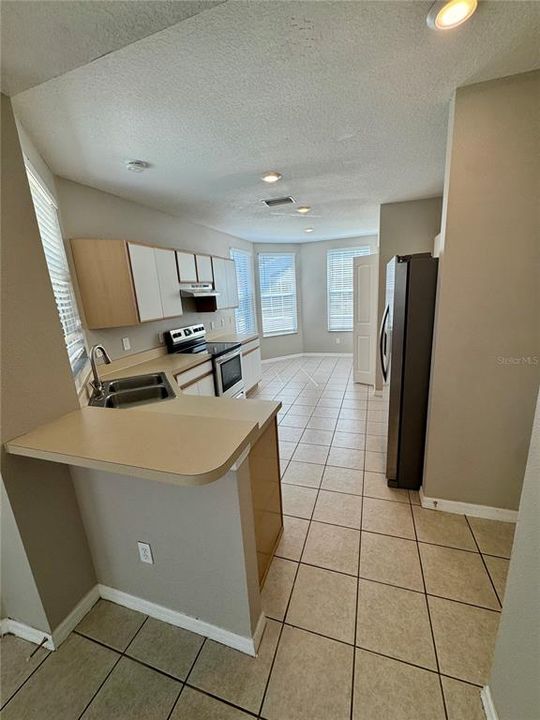 En Venta: $265,000 (3 camas, 2 baños, 1565 Pies cuadrados)