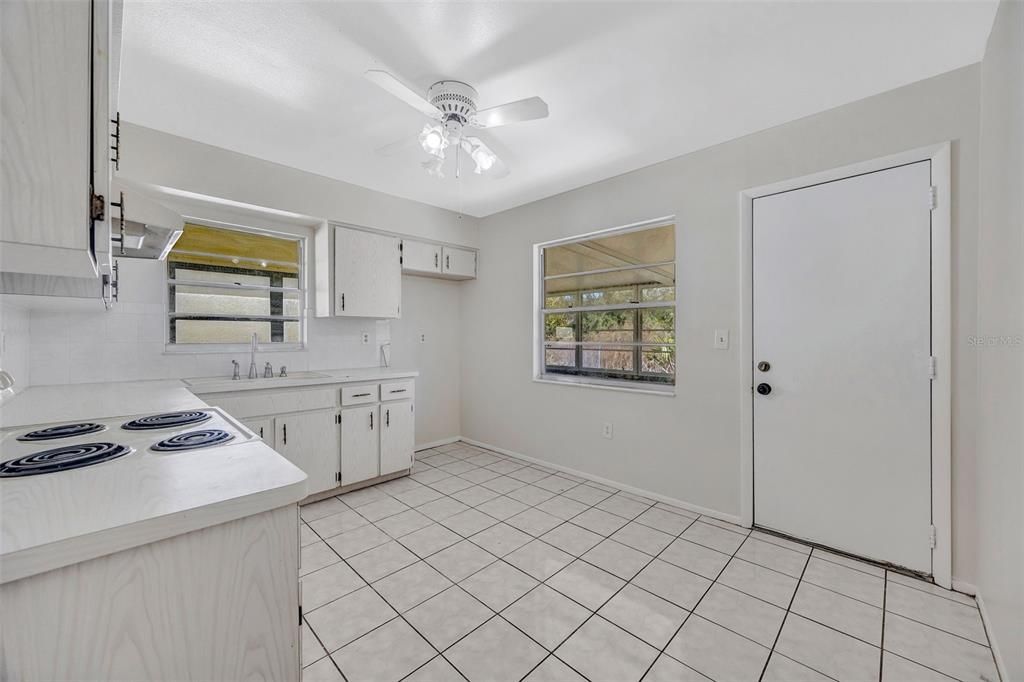 En Venta: $215,000 (2 camas, 2 baños, 1108 Pies cuadrados)