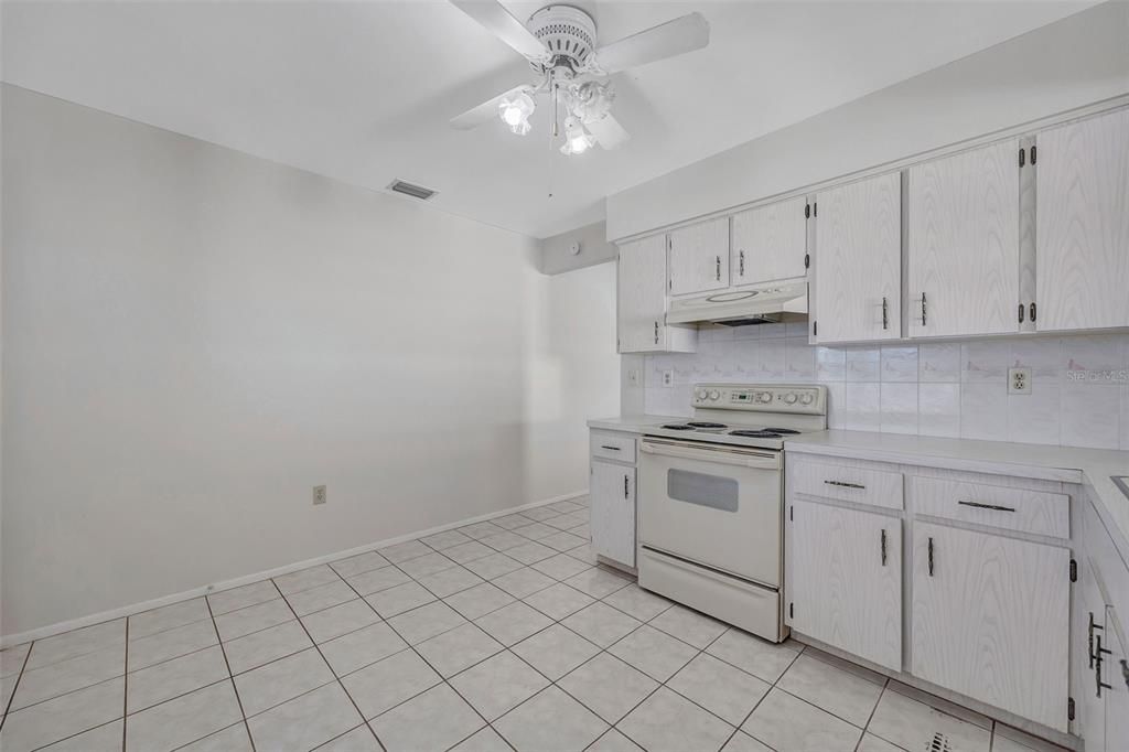 En Venta: $215,000 (2 camas, 2 baños, 1108 Pies cuadrados)