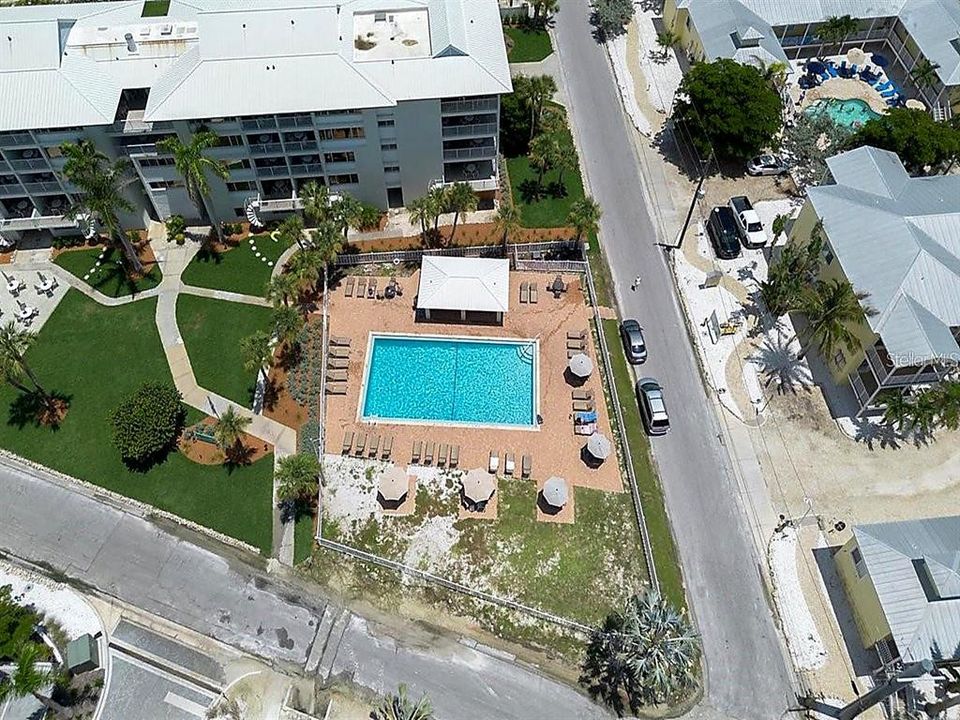 For Sale: $1,349,000 (4 beds, 2 baths, 1246 Square Feet)