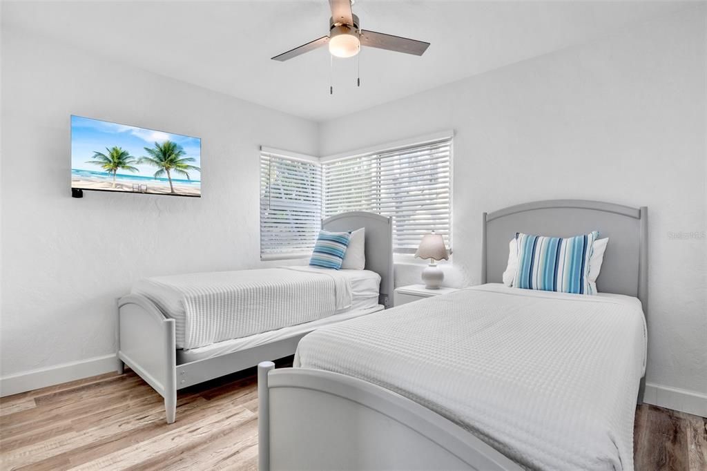 For Sale: $1,349,000 (4 beds, 2 baths, 1246 Square Feet)