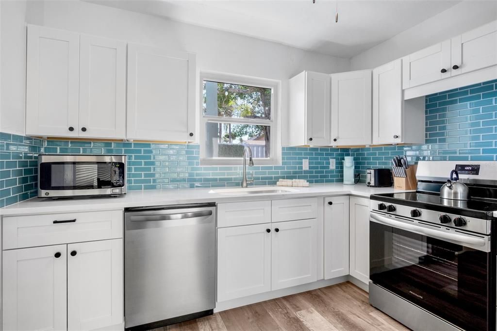 For Sale: $1,349,000 (4 beds, 2 baths, 1246 Square Feet)