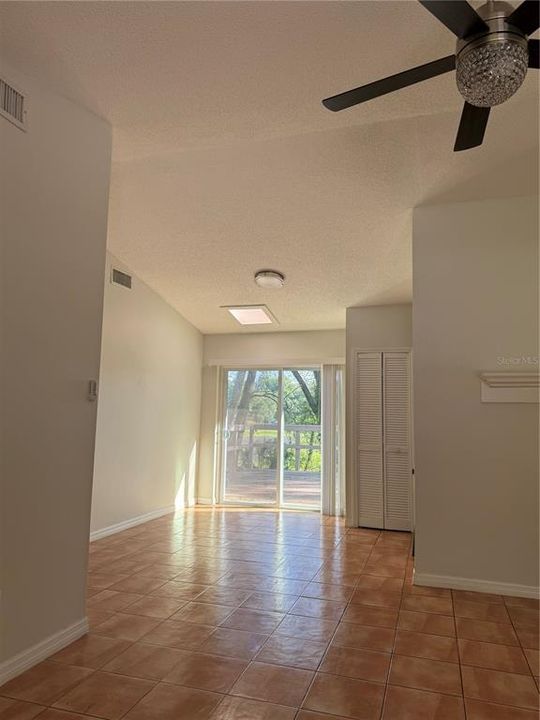 For Sale: $350,000 (3 beds, 2 baths, 950 Square Feet)