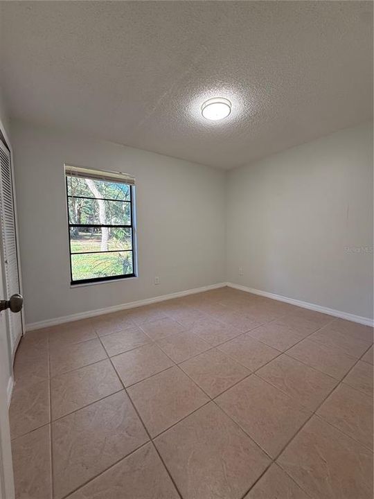 For Sale: $350,000 (3 beds, 2 baths, 950 Square Feet)