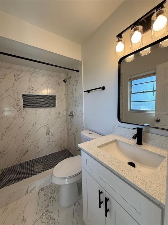 For Sale: $350,000 (3 beds, 2 baths, 950 Square Feet)