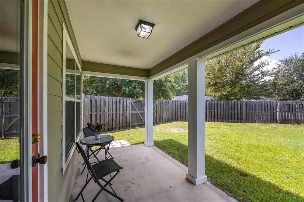 For Rent: $2,250 (3 beds, 2 baths, 1261 Square Feet)