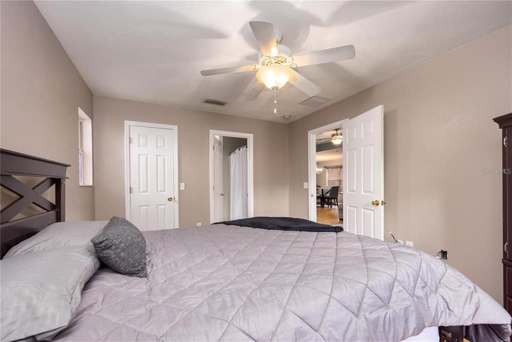 For Rent: $2,250 (3 beds, 2 baths, 1261 Square Feet)