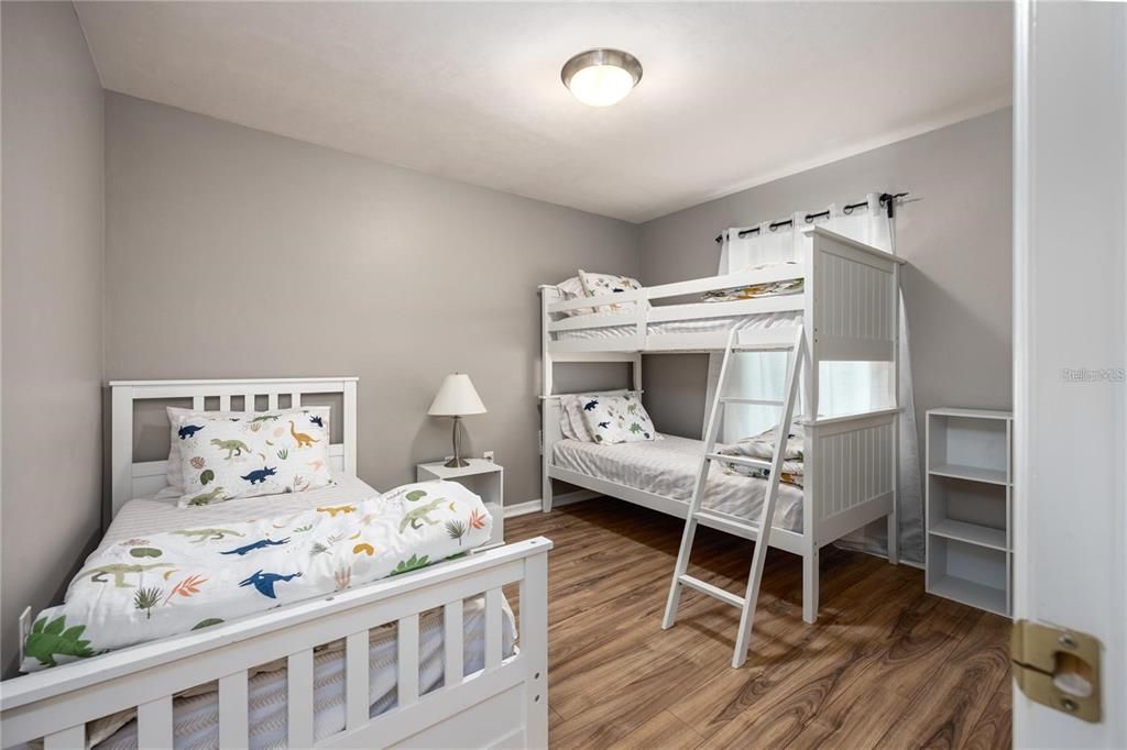 For Rent: $2,250 (3 beds, 2 baths, 1261 Square Feet)