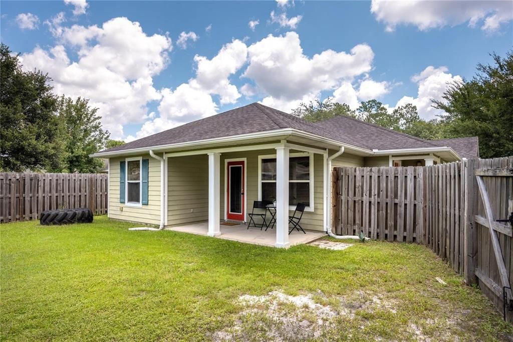 For Rent: $2,250 (3 beds, 2 baths, 1261 Square Feet)
