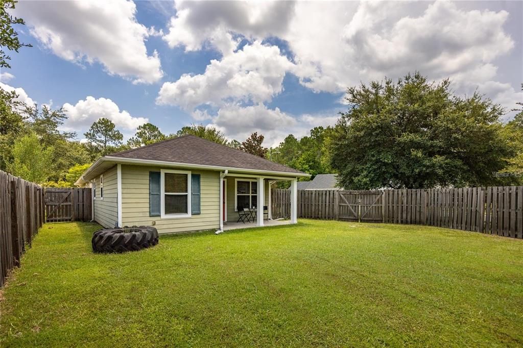 For Rent: $2,250 (3 beds, 2 baths, 1261 Square Feet)
