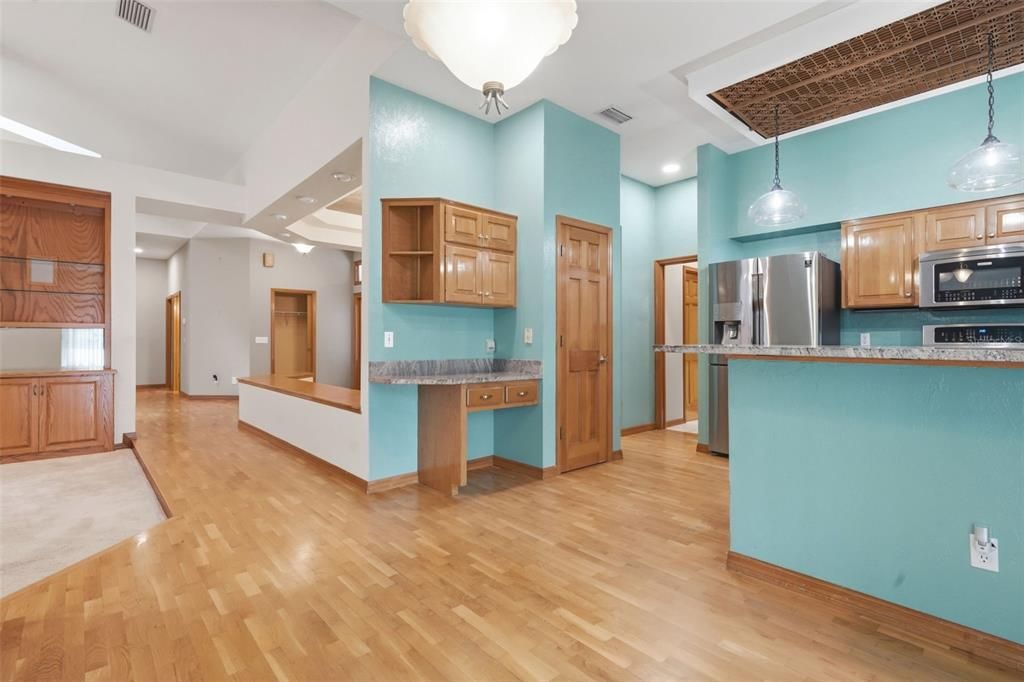 На продажу: $550,000 (4 спален, 3 ванн, 2578 Квадратных фут)