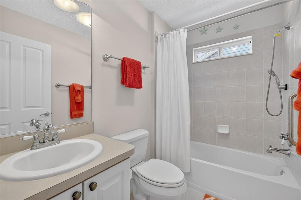 На продажу: $375,000 (3 спален, 2 ванн, 1512 Квадратных фут)