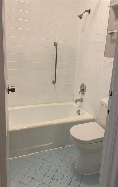 В аренду: $895 (0 спален, 1 ванн, 500 Квадратных фут)