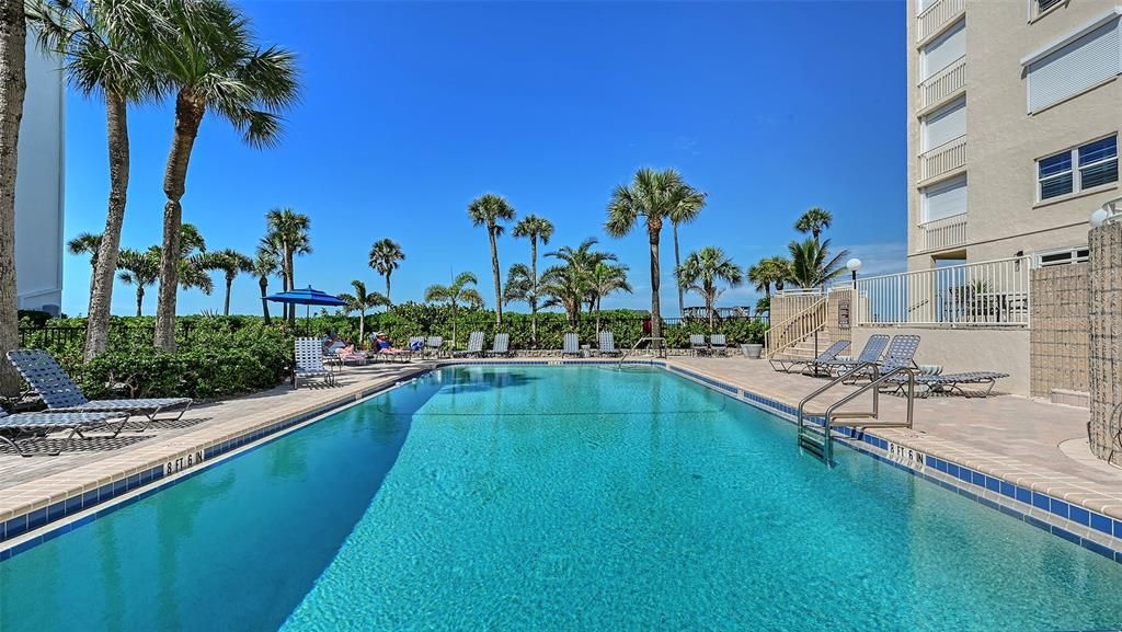 For Sale: $1,100,000 (2 beds, 2 baths, 1336 Square Feet)