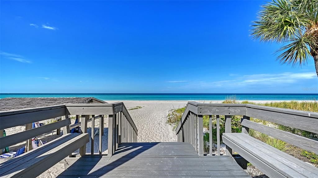 For Sale: $1,100,000 (2 beds, 2 baths, 1336 Square Feet)