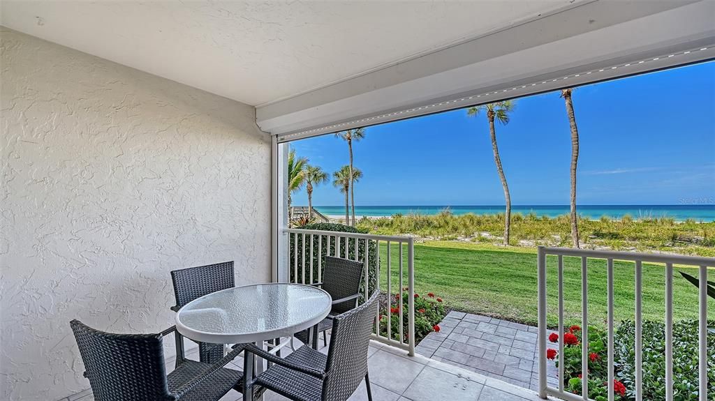 For Sale: $1,100,000 (2 beds, 2 baths, 1336 Square Feet)