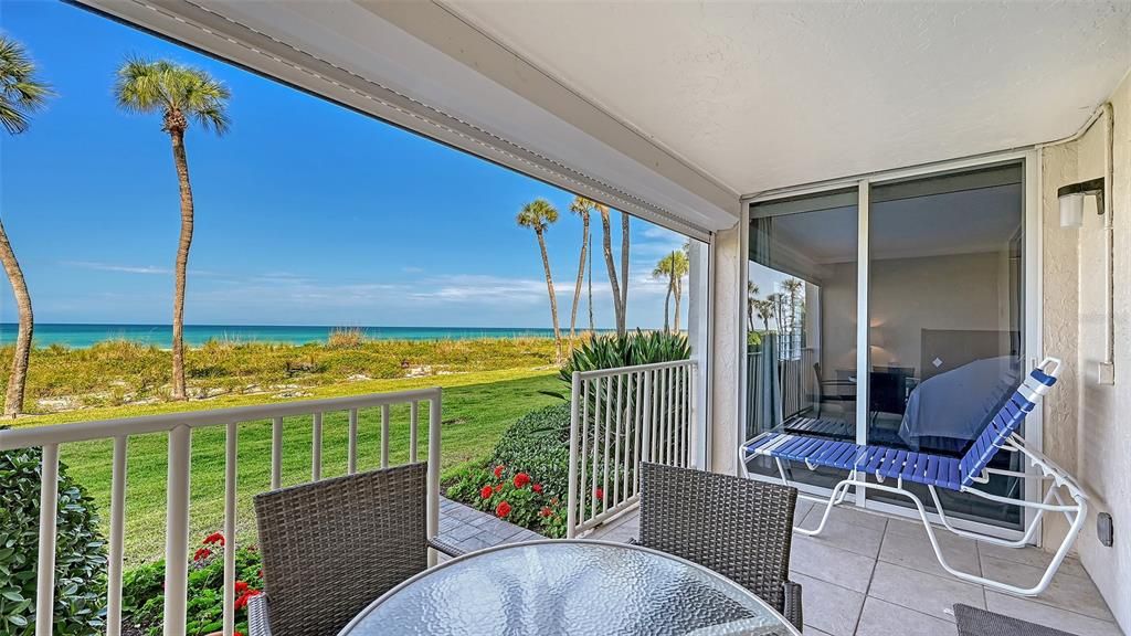 For Sale: $1,100,000 (2 beds, 2 baths, 1336 Square Feet)