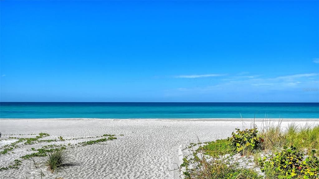 For Sale: $1,100,000 (2 beds, 2 baths, 1336 Square Feet)