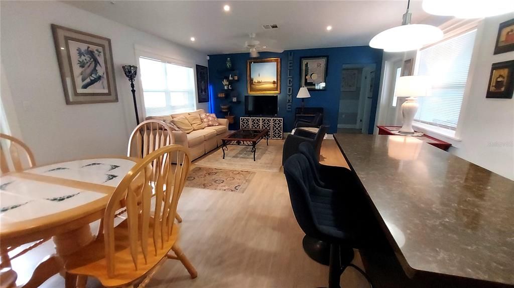 En Venta: $399,999 (4 camas, 2 baños, 1456 Pies cuadrados)