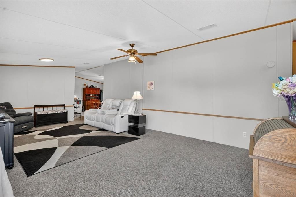 For Sale: $260,000 (4 beds, 2 baths, 1890 Square Feet)