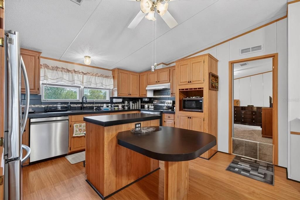 For Sale: $260,000 (4 beds, 2 baths, 1890 Square Feet)