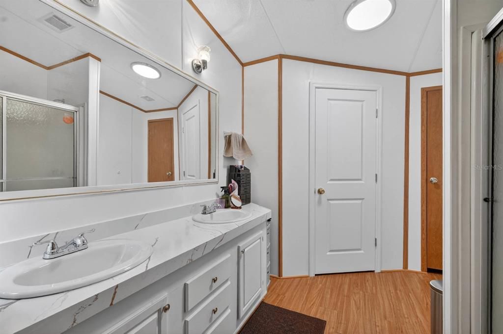 For Sale: $260,000 (4 beds, 2 baths, 1890 Square Feet)