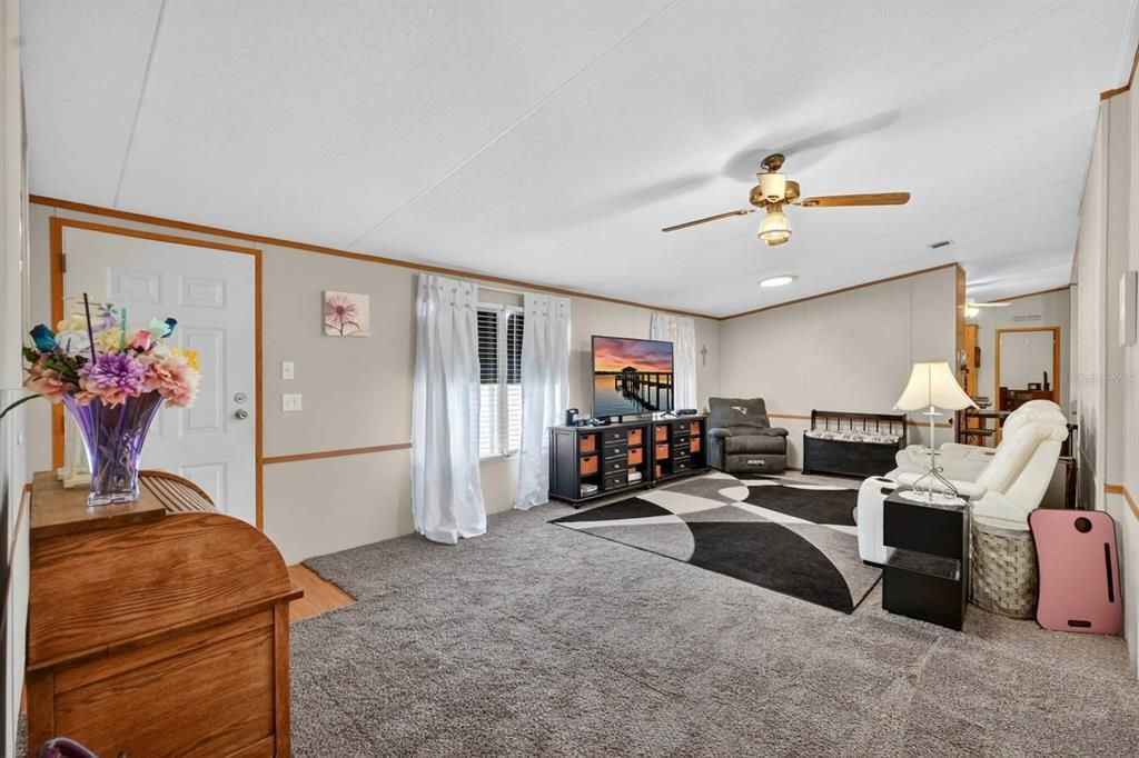 For Sale: $260,000 (4 beds, 2 baths, 1890 Square Feet)